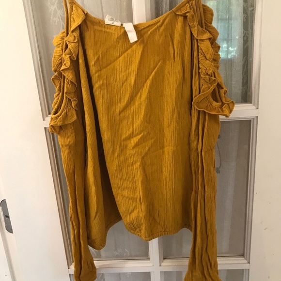 Cute & sexy off the shoulder top - Picture 4 of 7